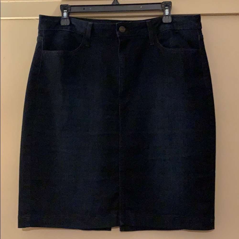 “Just Black” classic Dark Wash Denim Skirt,  XL